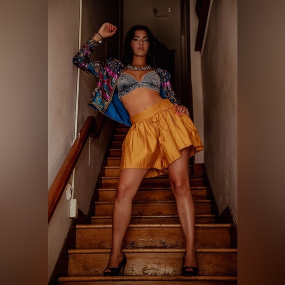 AMUR Tami Pleated Skort Shorts Turmeric Gold size 8 - Picture 11 of 16